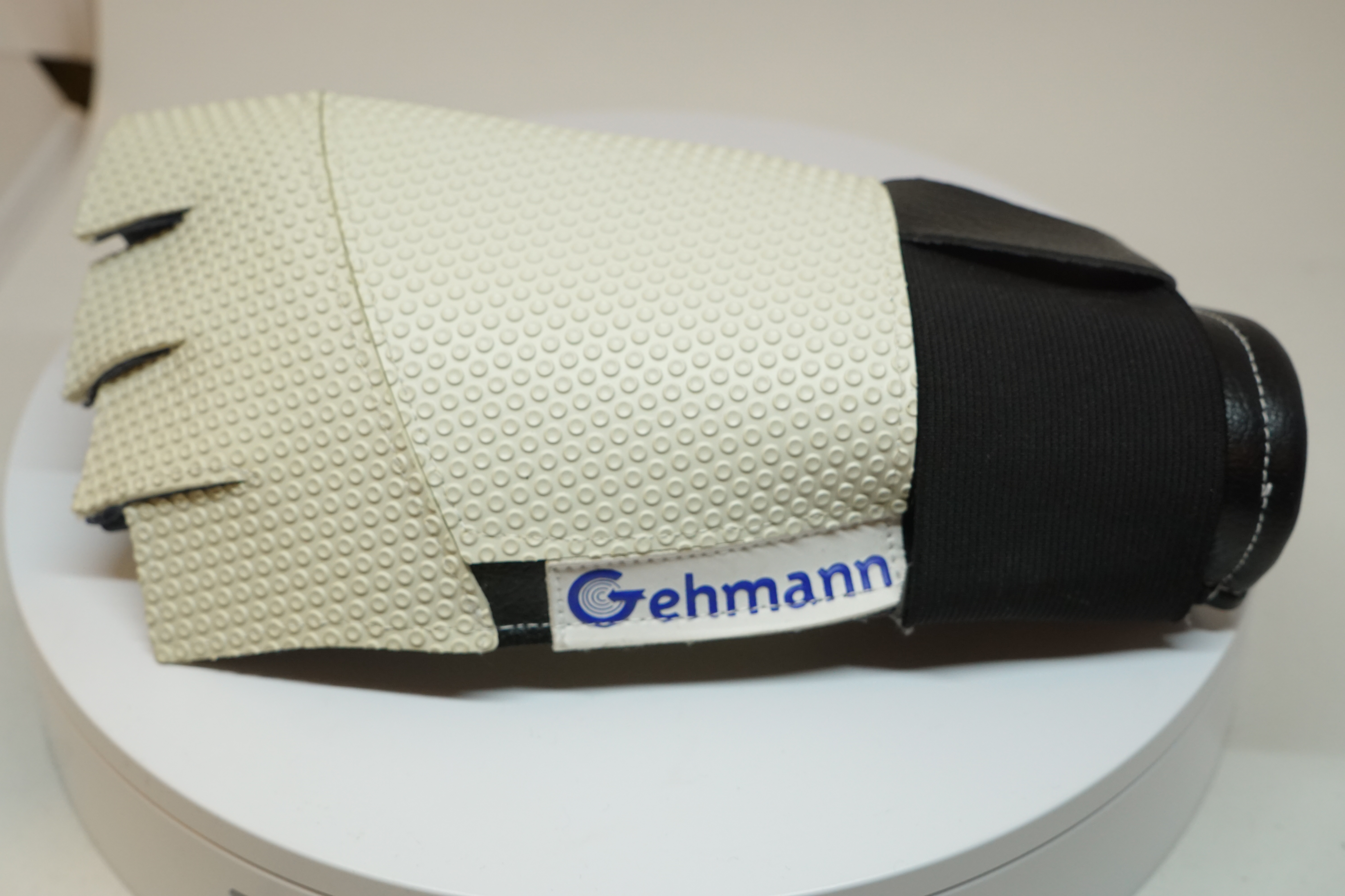 Ampujankäsine Gehmann ilman sormenpäitä Vasen