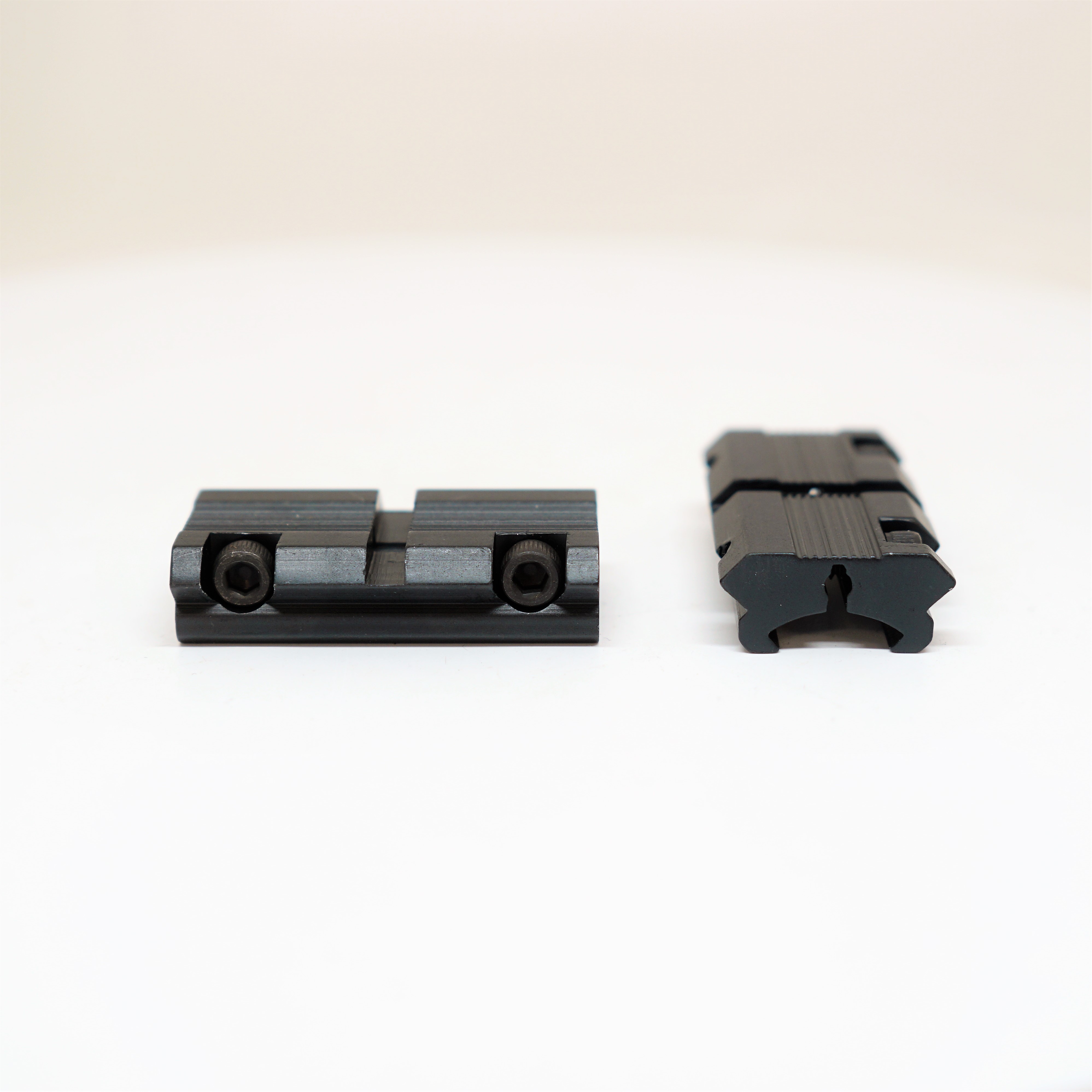 Picatinny adapteri 2 osainen 11 mm kiskoon                                                                    