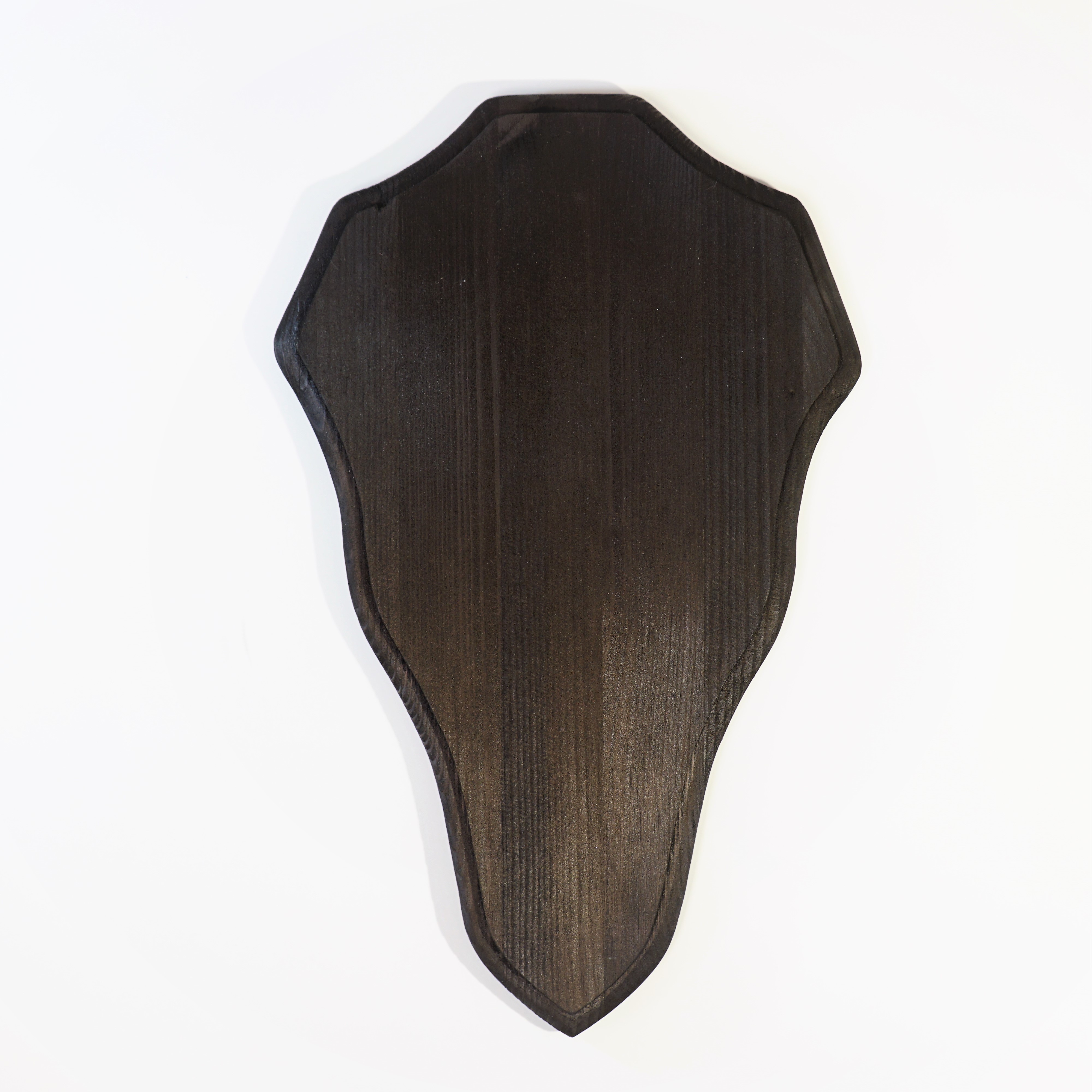 Taustalevy peura, musta 