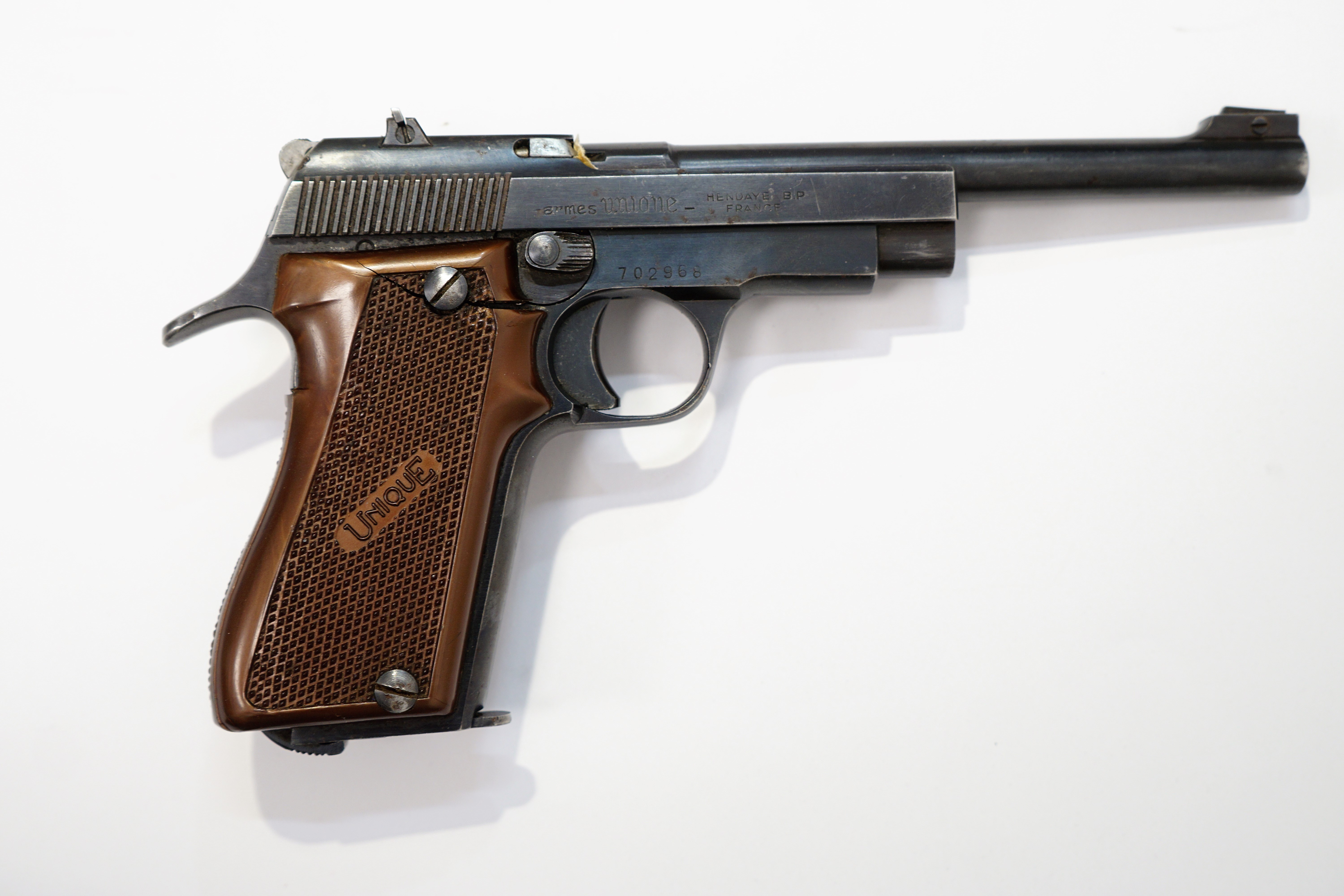 Unique Mod D.6 .22 lr pienoispistooli