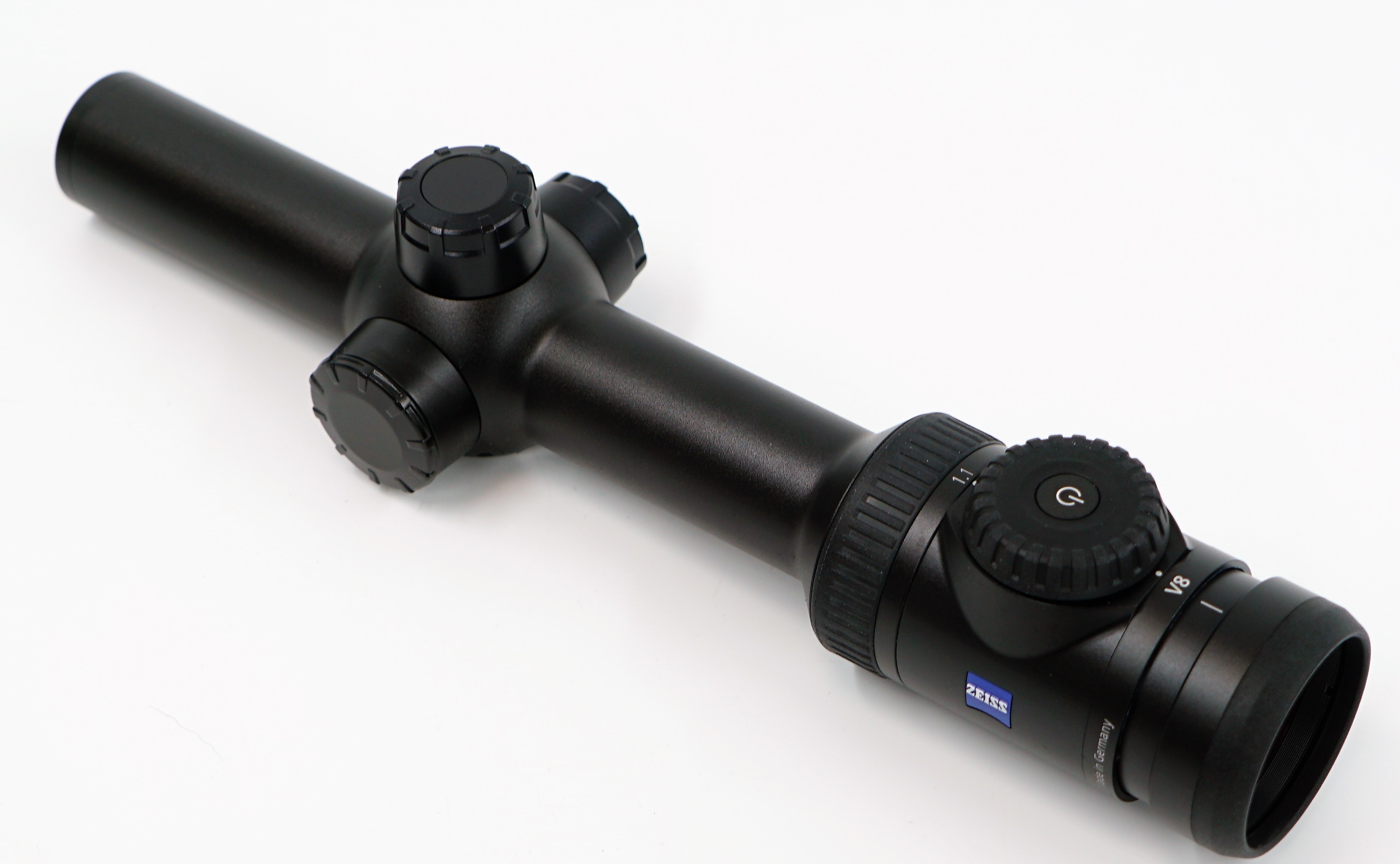 Zeiss V8 1,1-8x24 #60 ESITTELYKIIKARI