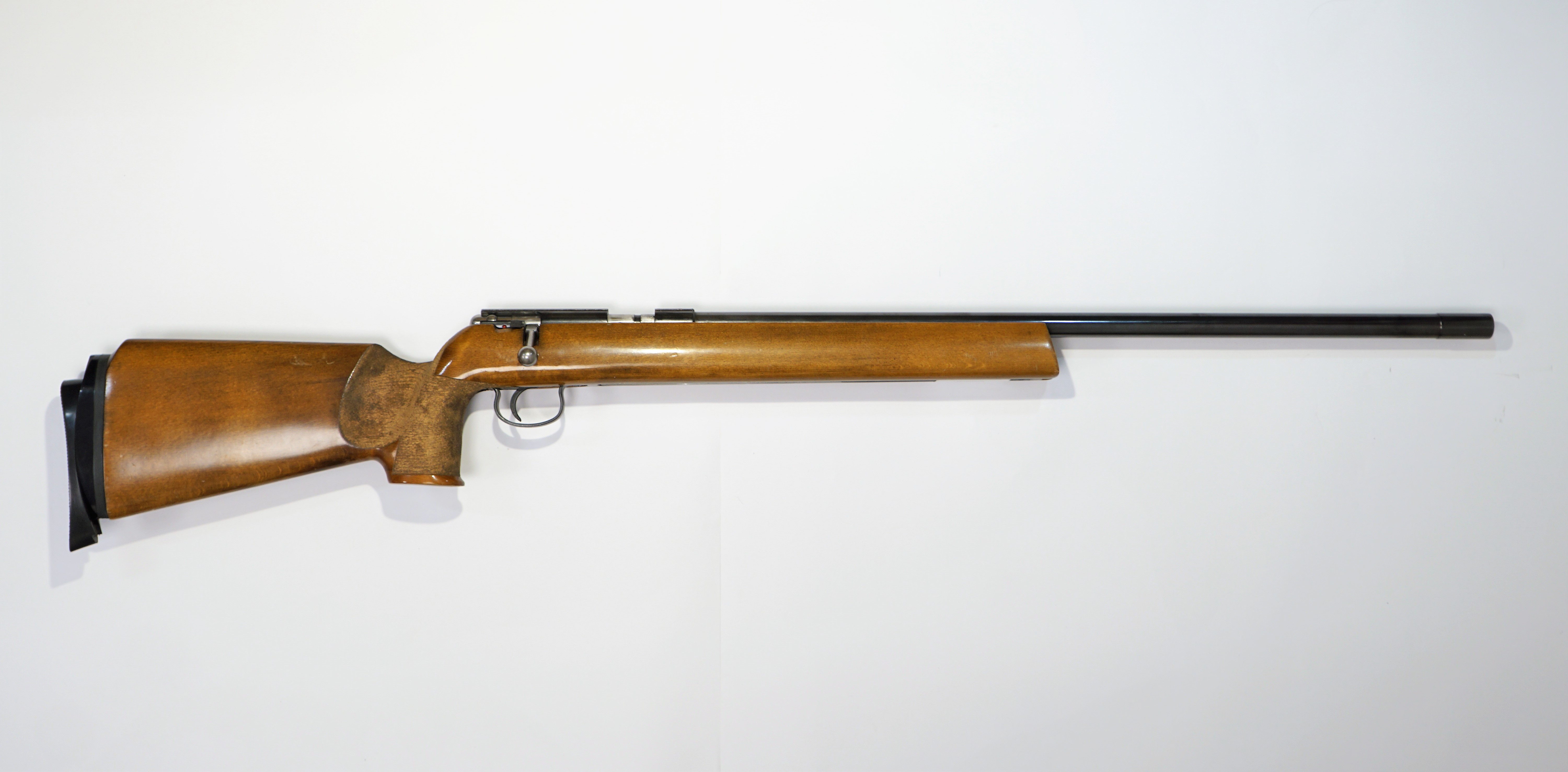 Anschütz Match 64 vakiopienoiskivääri .22 lr   käytetty    